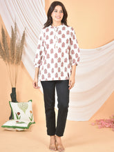 Women white pink printed Top T-09