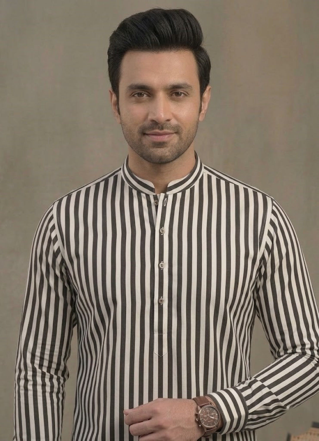 Men Cold-Shoulder Sleeves Thread Work Handloom Kurta