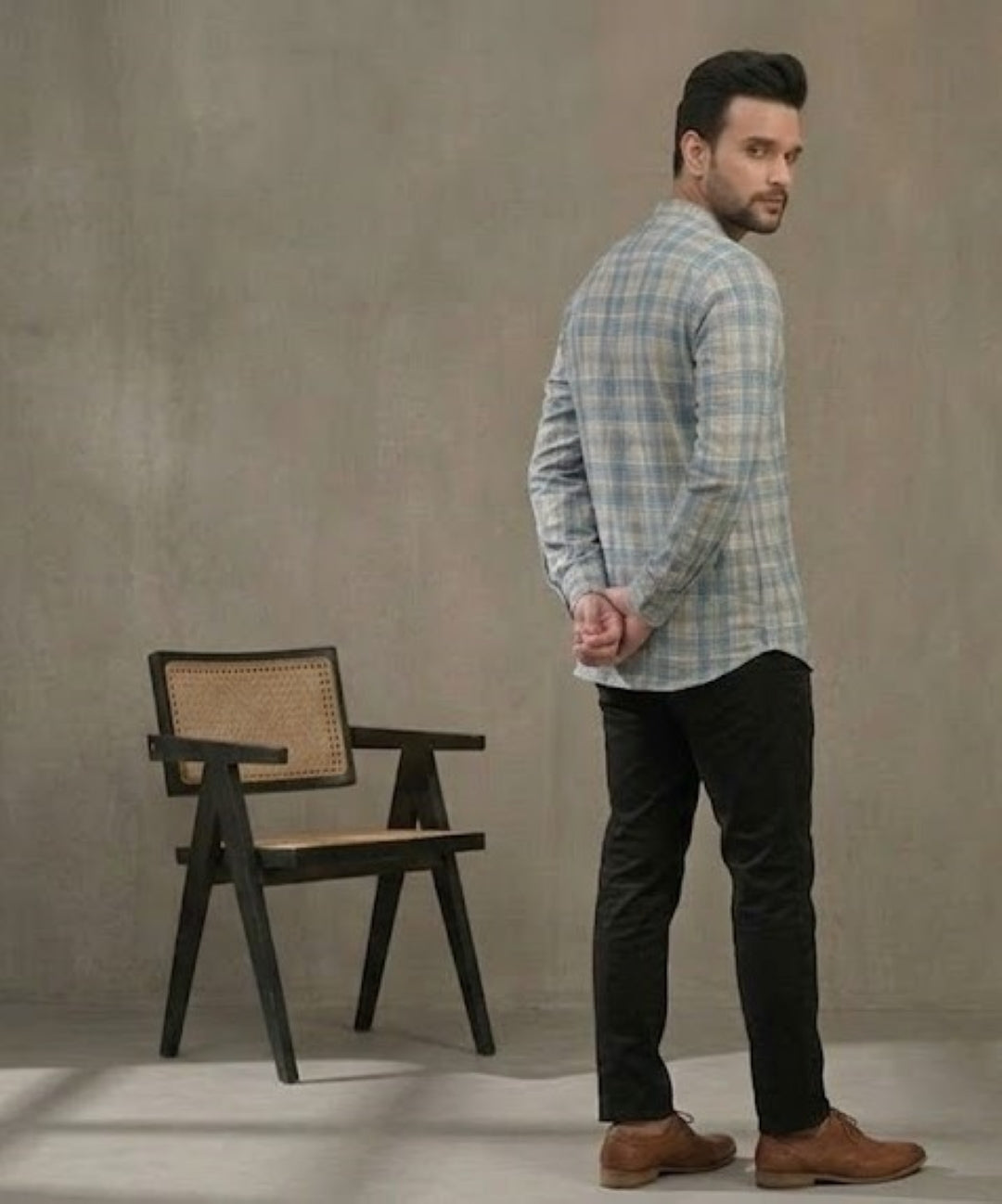 Men Checked Flared Sleeves Thread Work Handloom Kurta