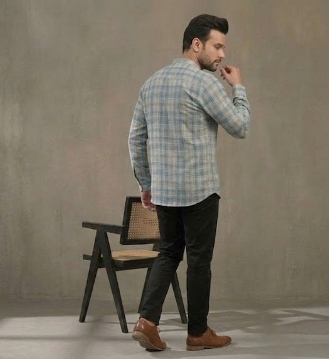 Men Checked Flared Sleeves Thread Work Handloom Kurta
