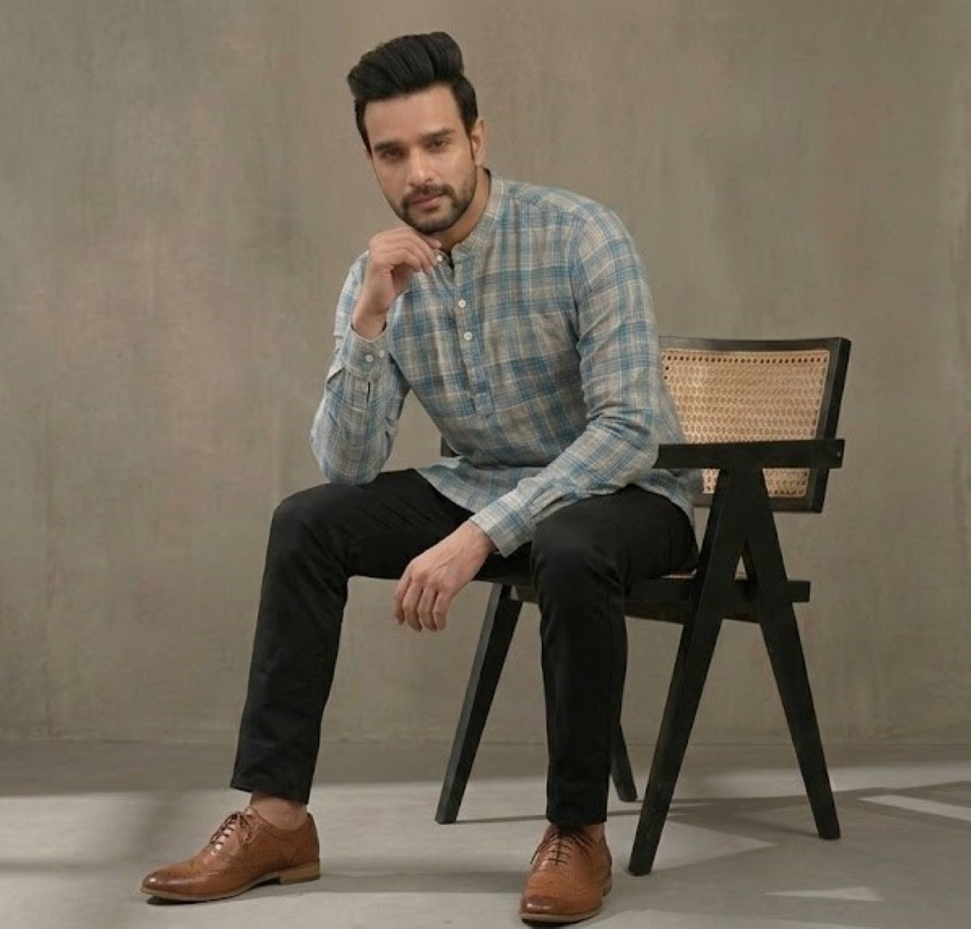 Men Checked Flared Sleeves Thread Work Handloom Kurta