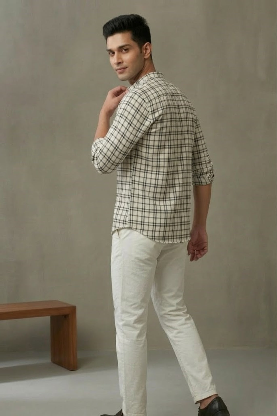 Men White Line Kurta