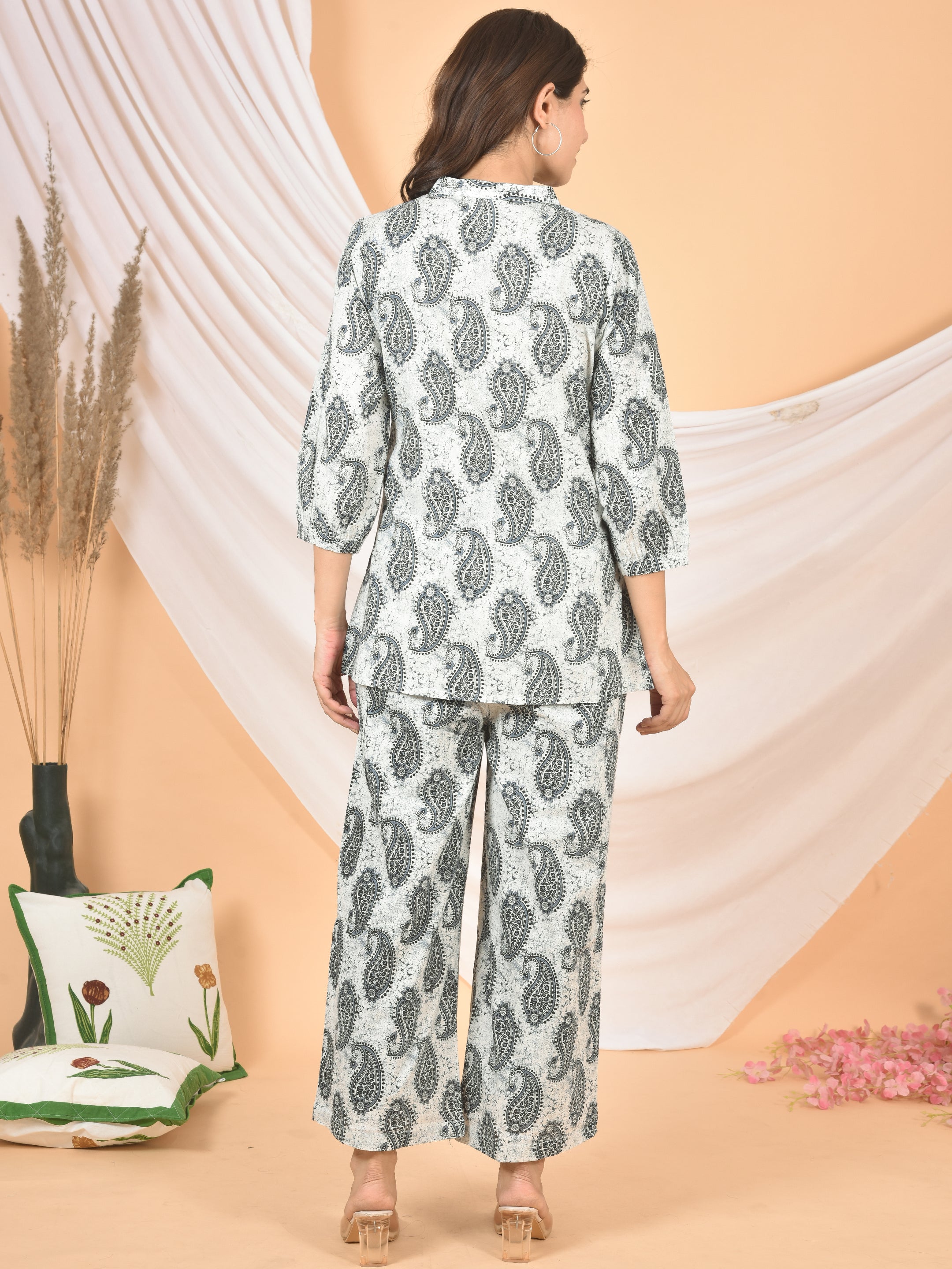 Women White Gray Printed Cod set CS-2012