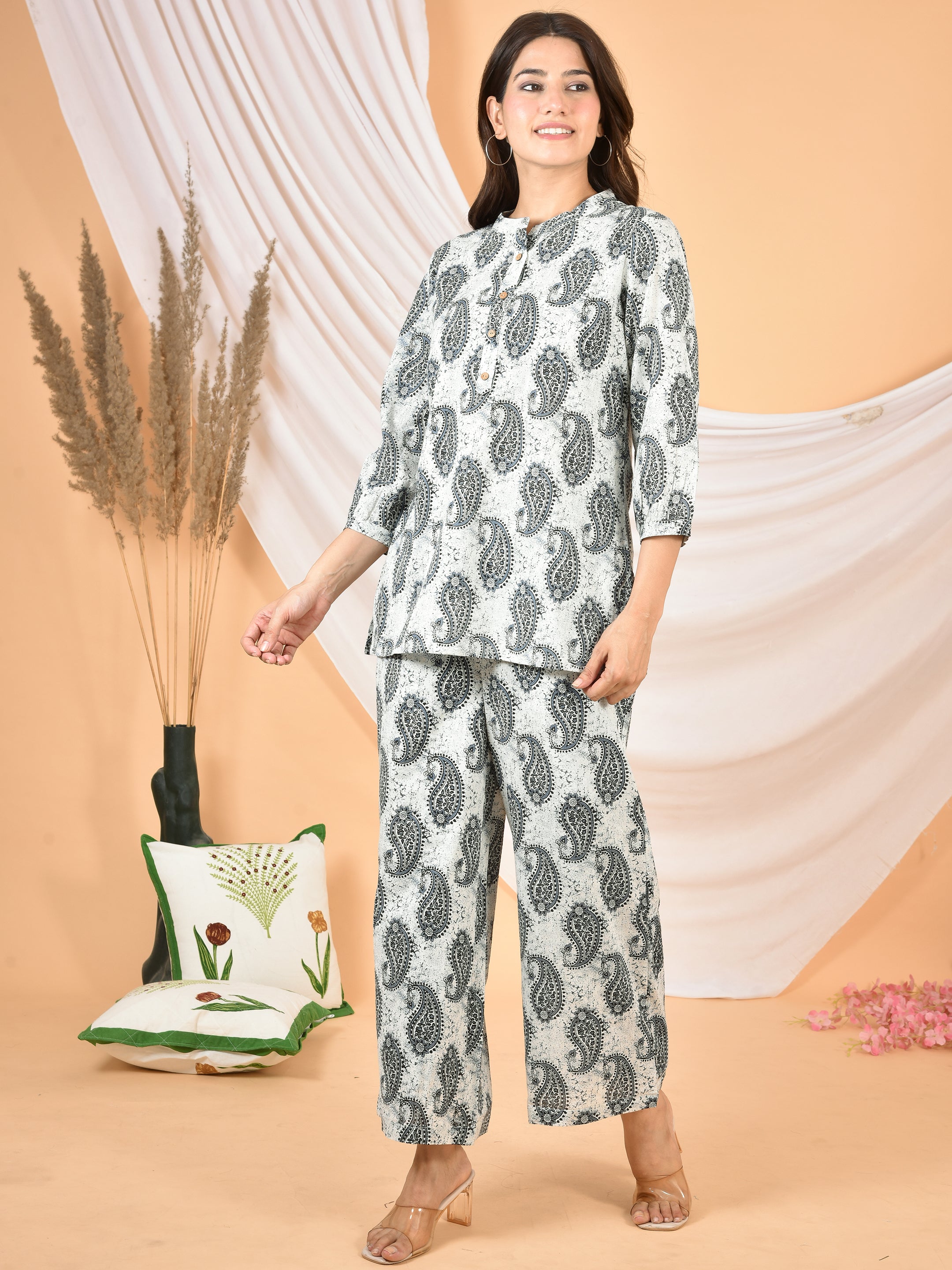 Women White Gray Printed Cod set CS-2012